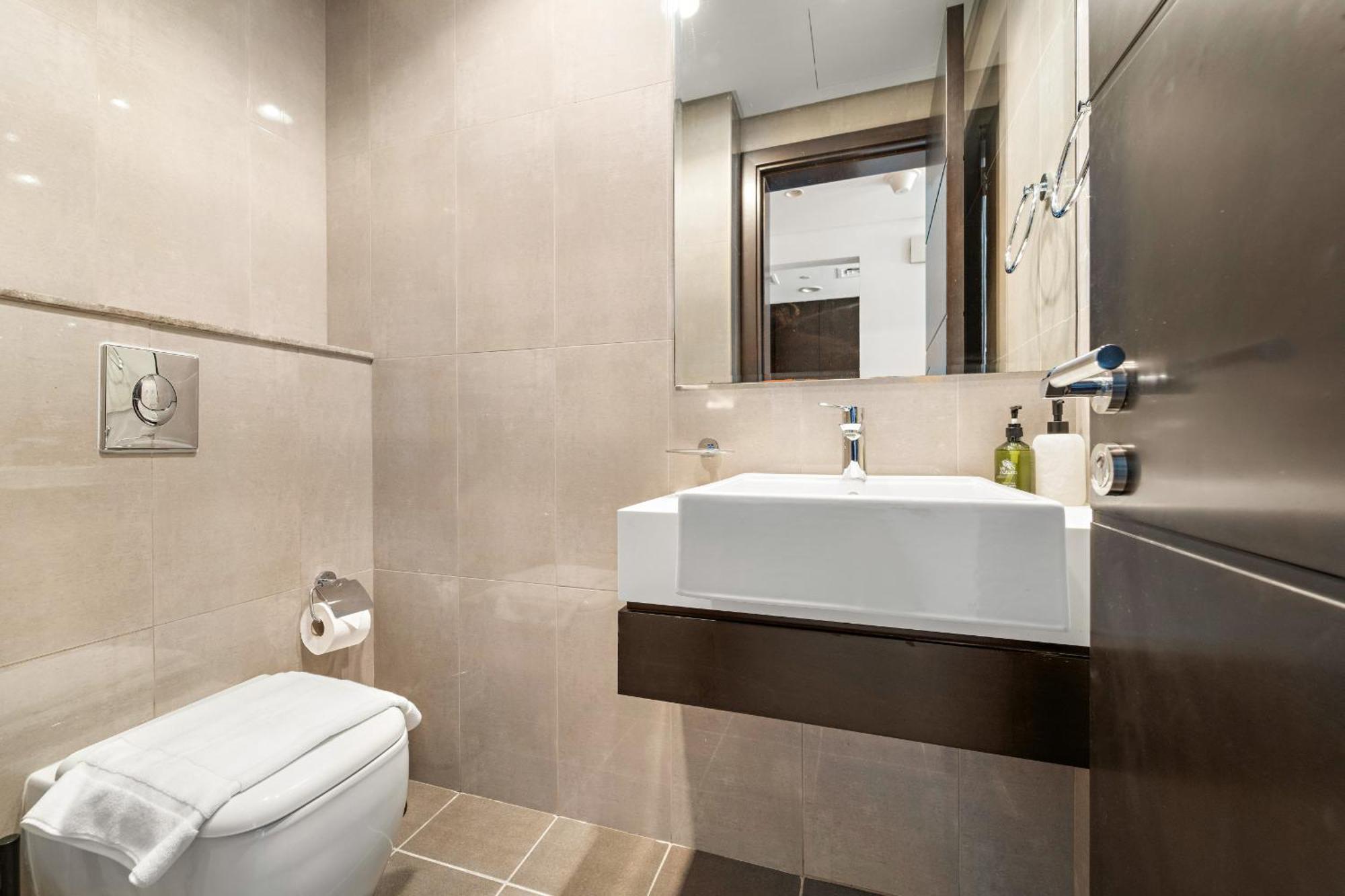 Vayk - Modern 1 Bd In Business Bay Apartment Dubai