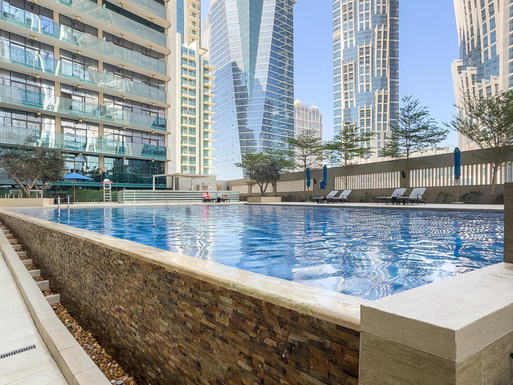 Vayk - Modern 1 Bd In Business Bay Apartment