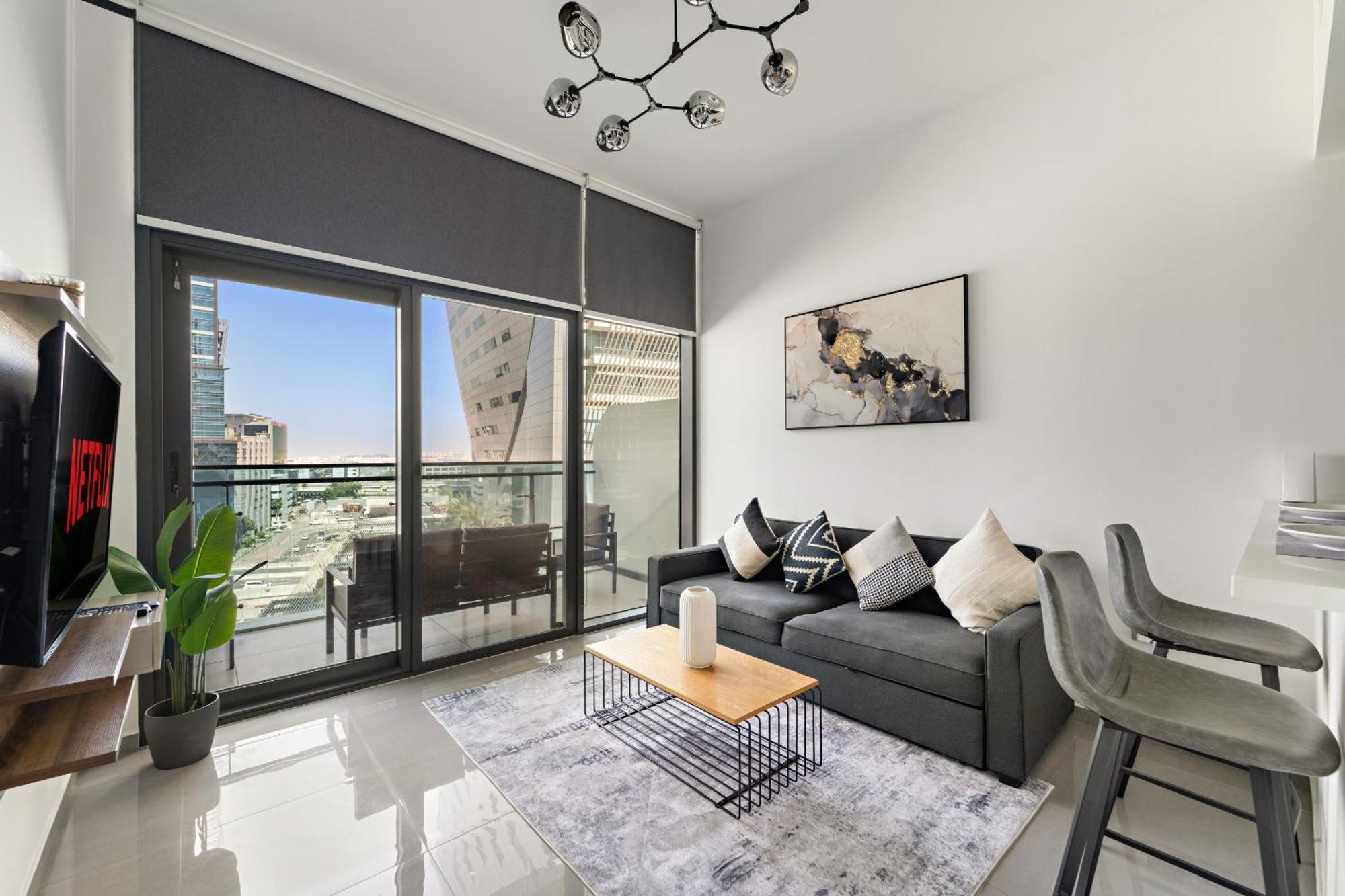 Vayk - Modern 1 Bd In Business Bay Apartment